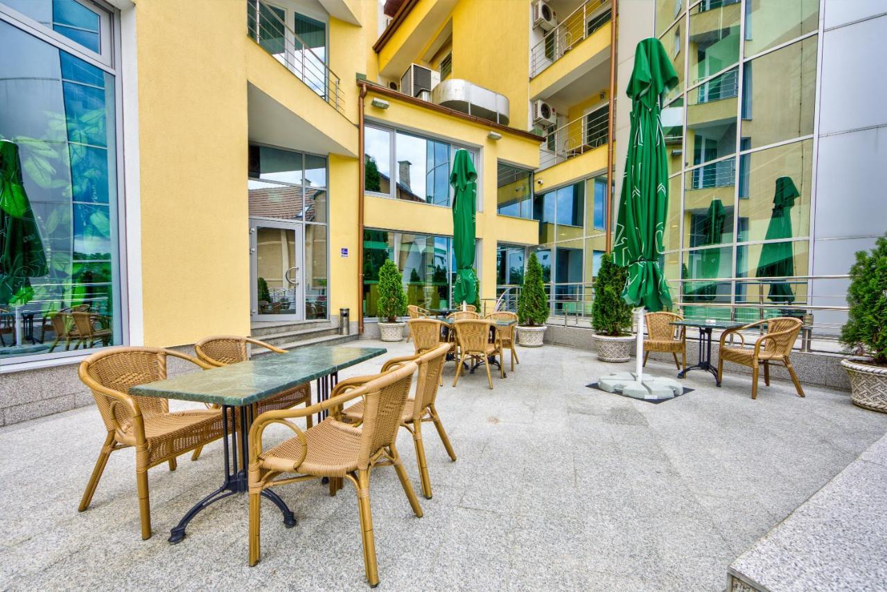 Hotel Ambient Brasov Bagian luar foto