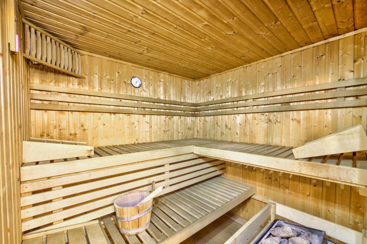 Hotel Ambient Brasov Bagian luar foto