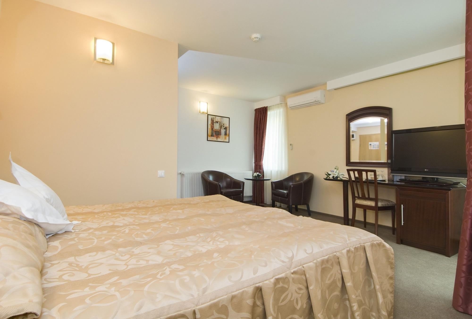 Hotel Ambient Brasov Bagian luar foto
