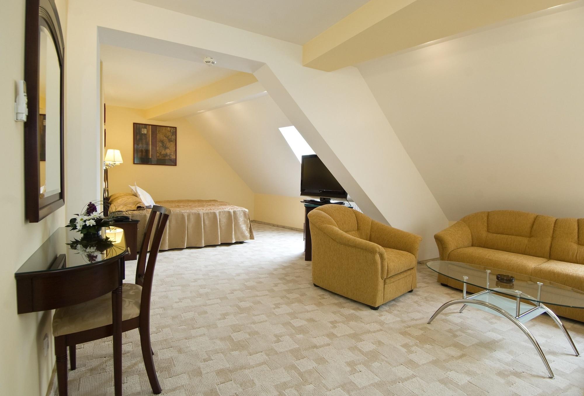 Hotel Ambient Brasov Bagian luar foto