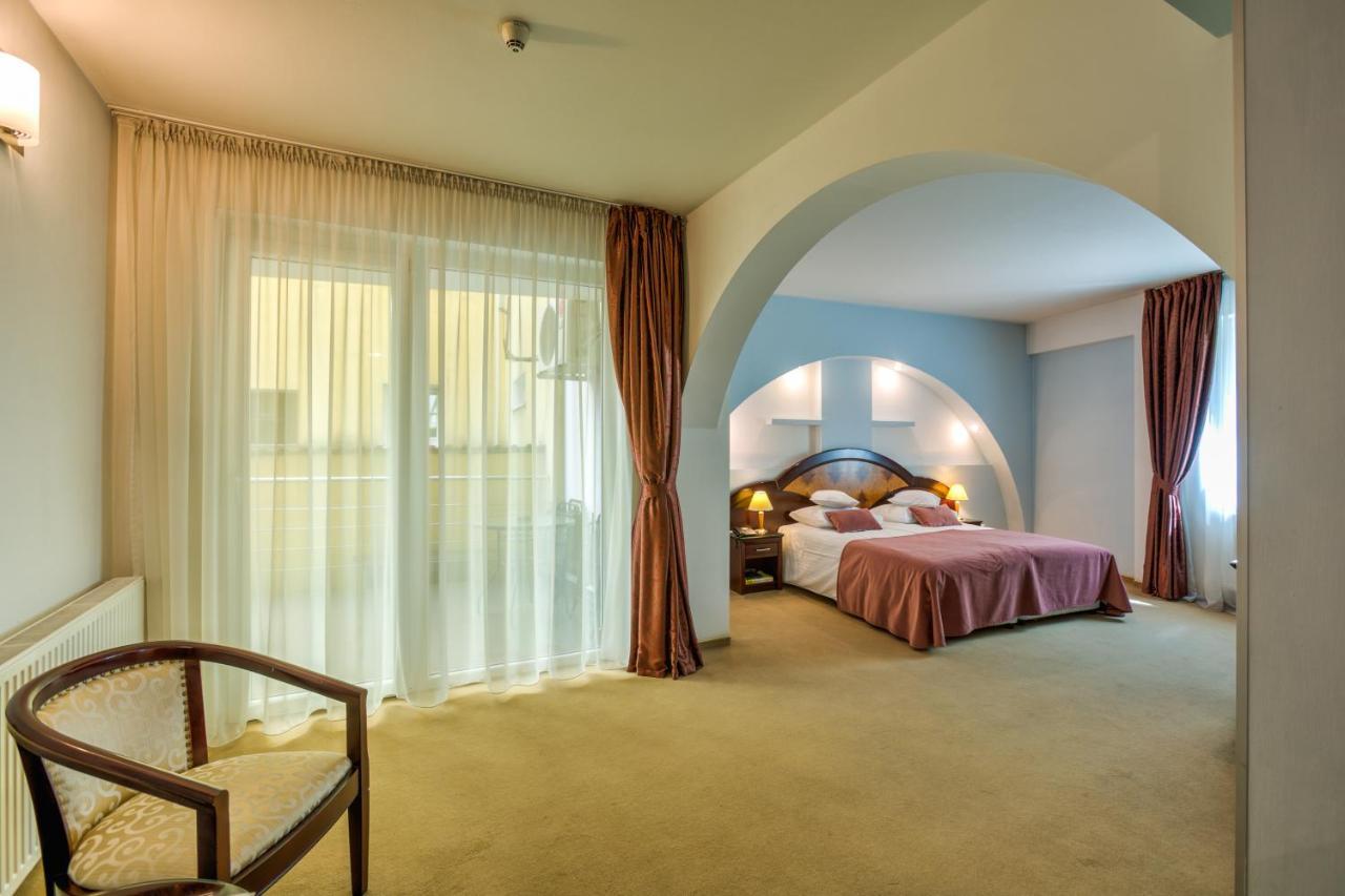 Hotel Ambient Brasov Bagian luar foto