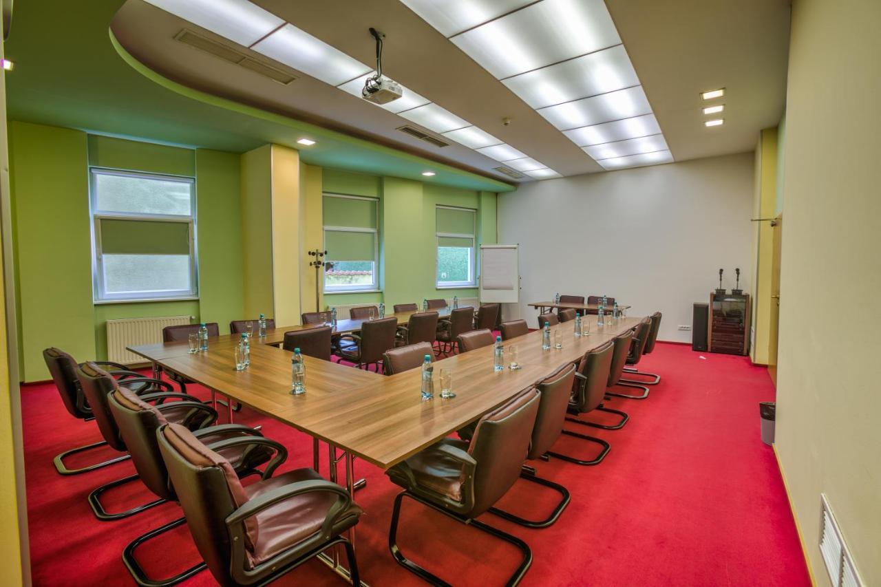 Hotel Ambient Brasov Bagian luar foto