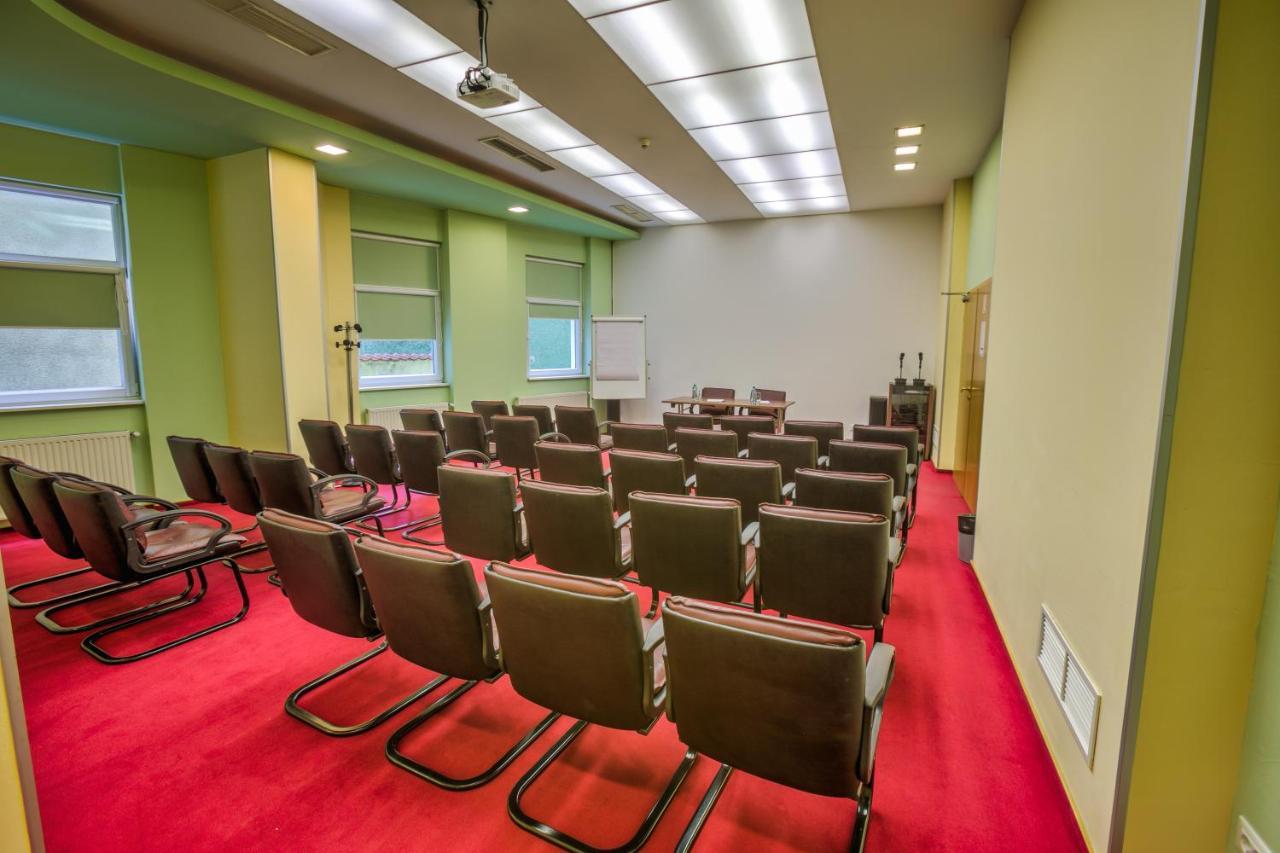 Hotel Ambient Brasov Bagian luar foto