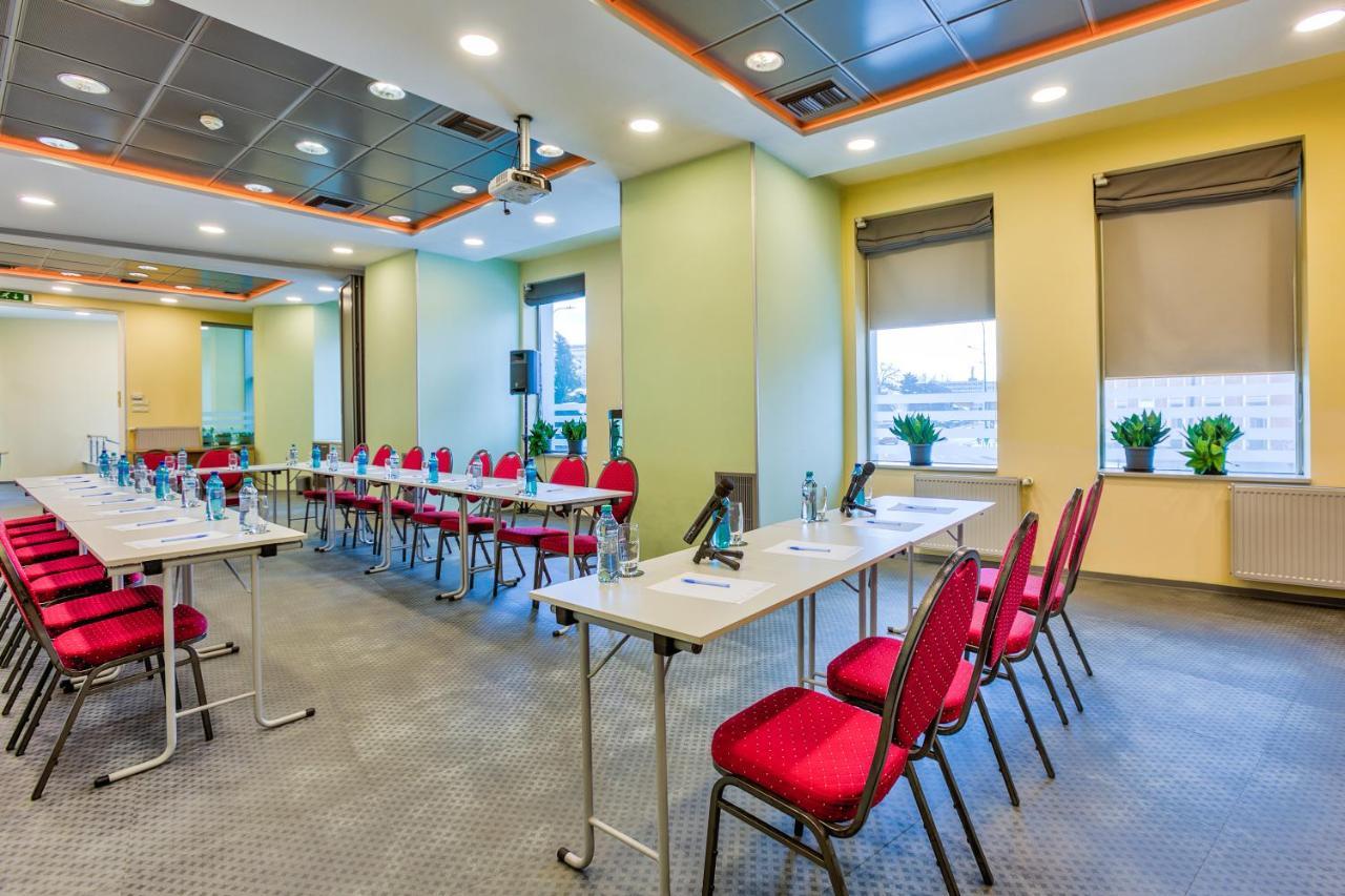 Hotel Ambient Brasov Bagian luar foto