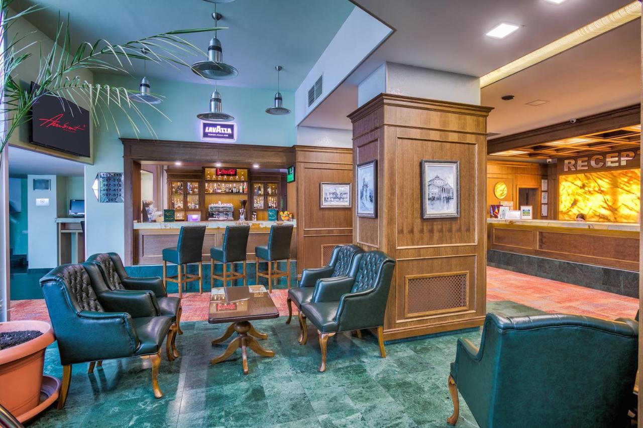 Hotel Ambient Brasov Bagian luar foto