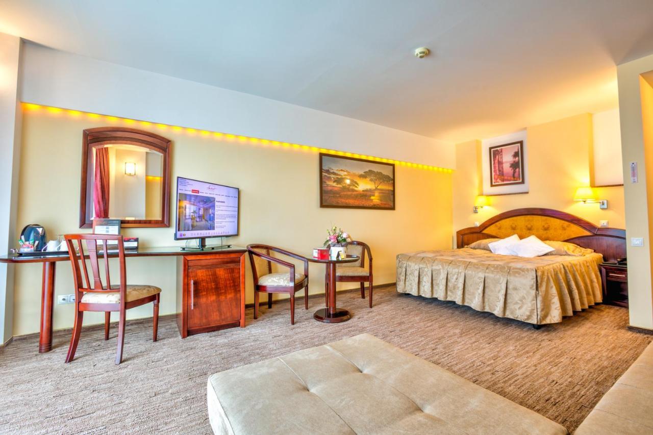 Hotel Ambient Brasov Bagian luar foto