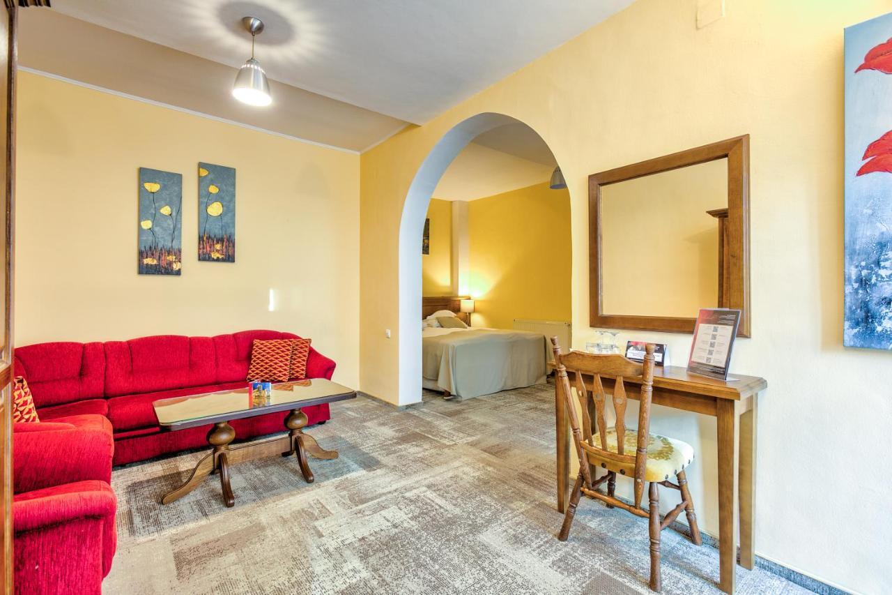 Hotel Ambient Brasov Bagian luar foto