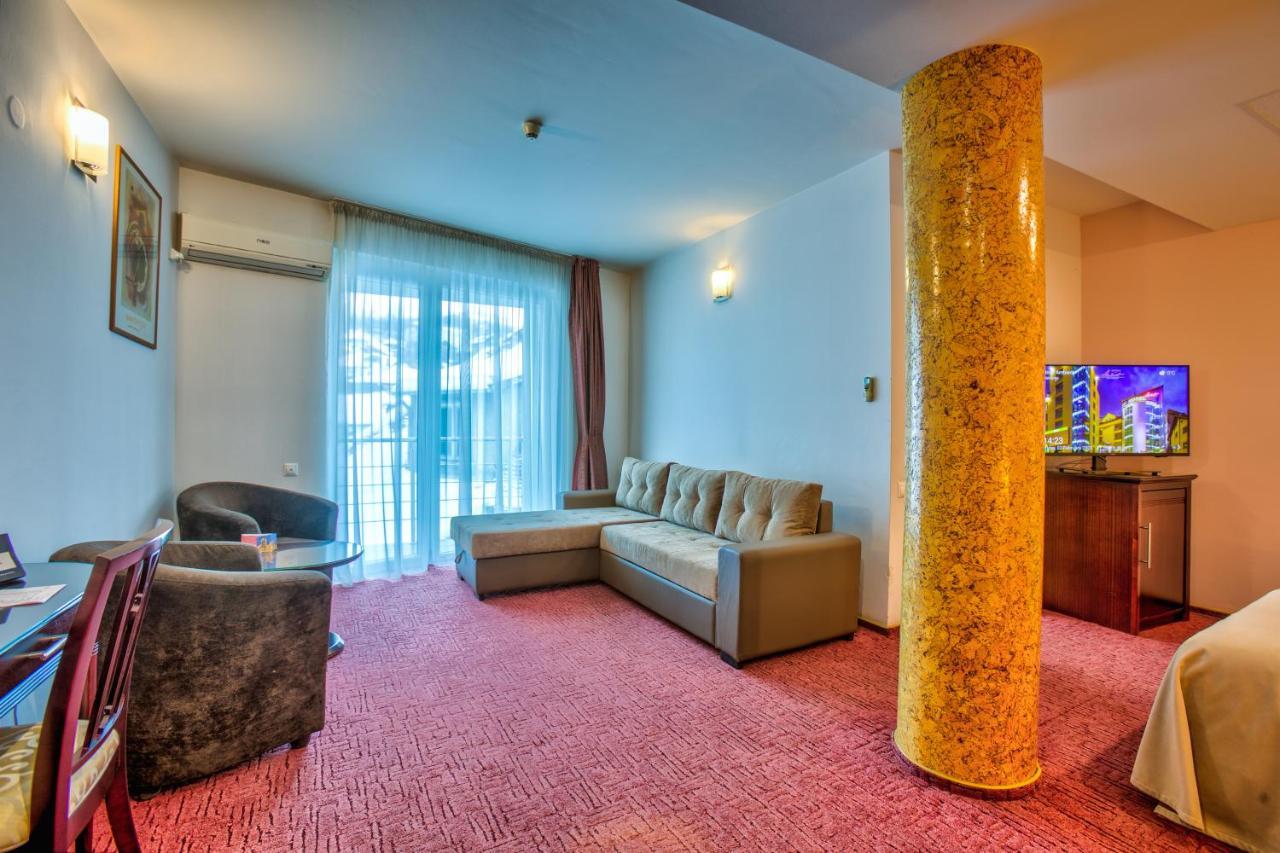 Hotel Ambient Brasov Bagian luar foto