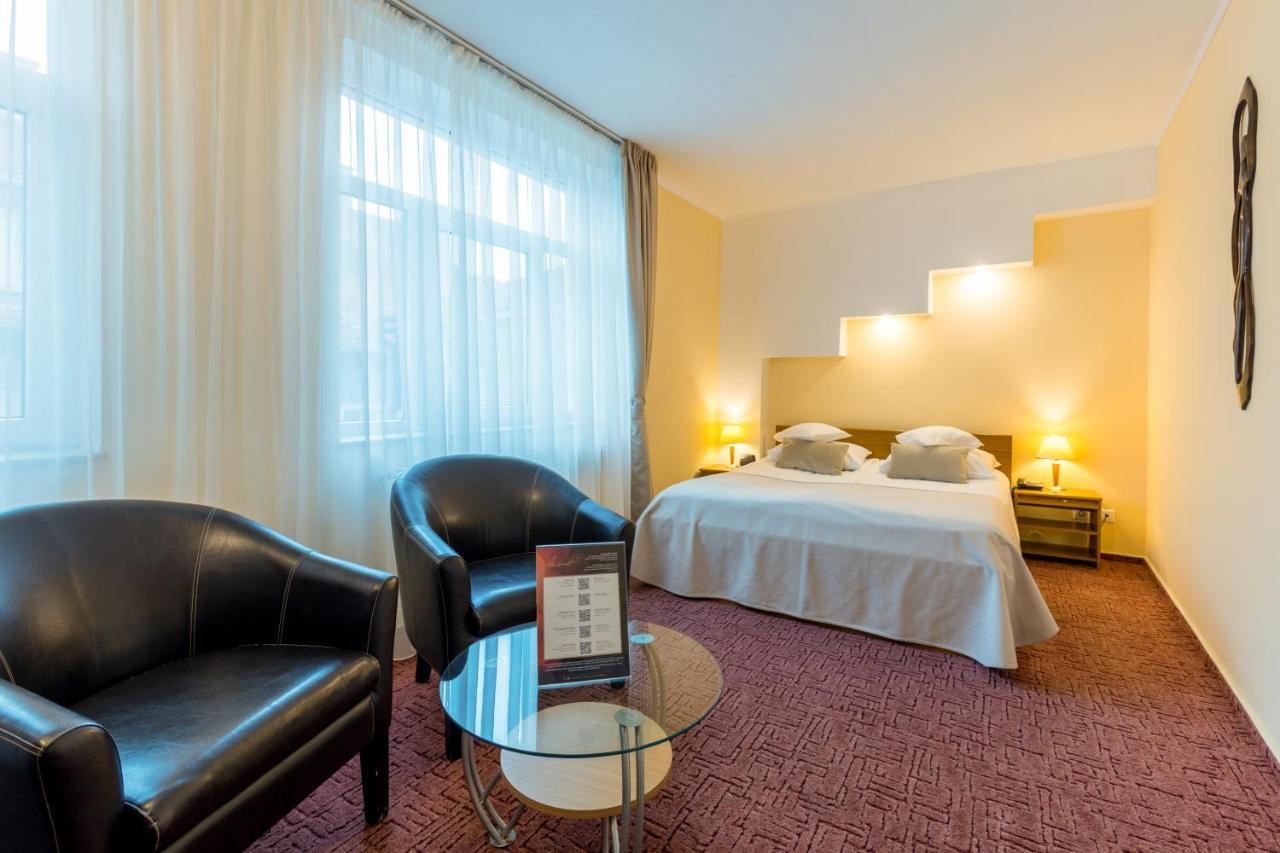 Hotel Ambient Brasov Bagian luar foto