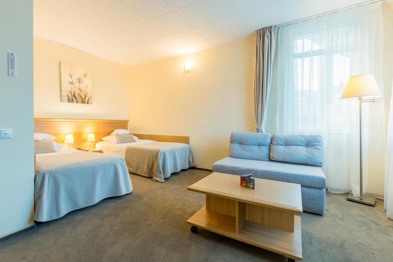 Hotel Ambient Brasov Bagian luar foto