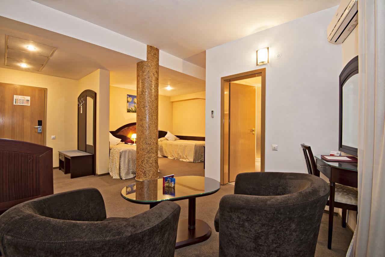 Hotel Ambient Brasov Bagian luar foto