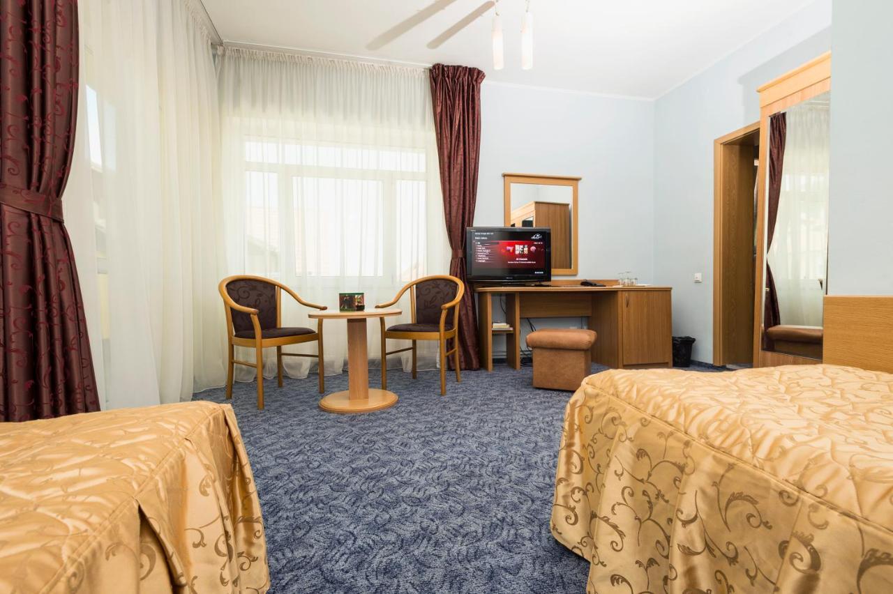 Hotel Ambient Brasov Bagian luar foto